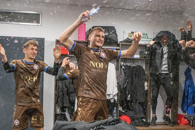 都是因为赛 都是因为赛